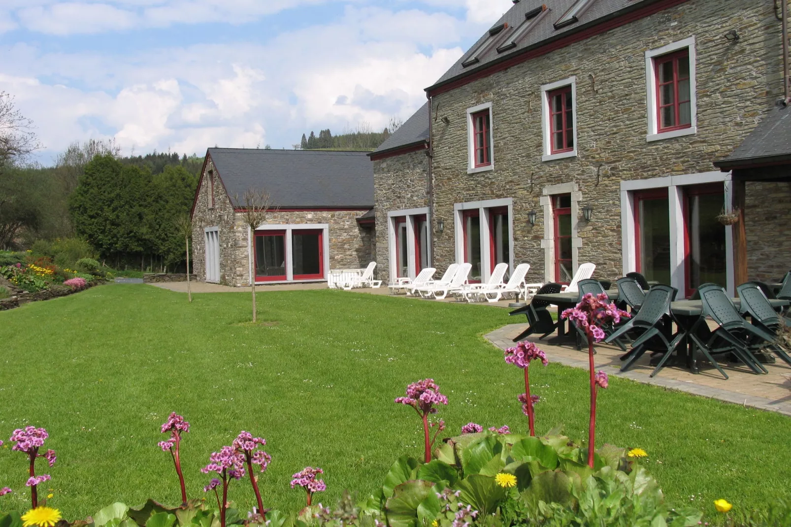 Le Clos Bagatelle-Exterior summer