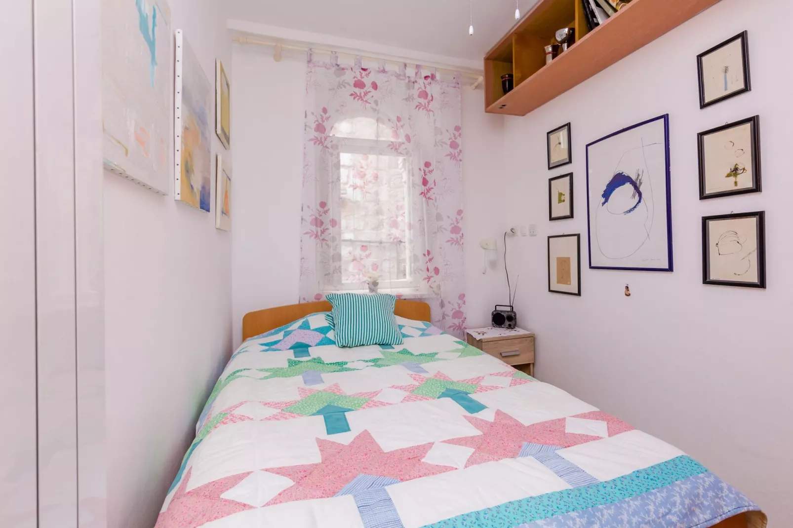 Art House Zanze- Two Bedroom Apartment with City View-Schlafzimmer