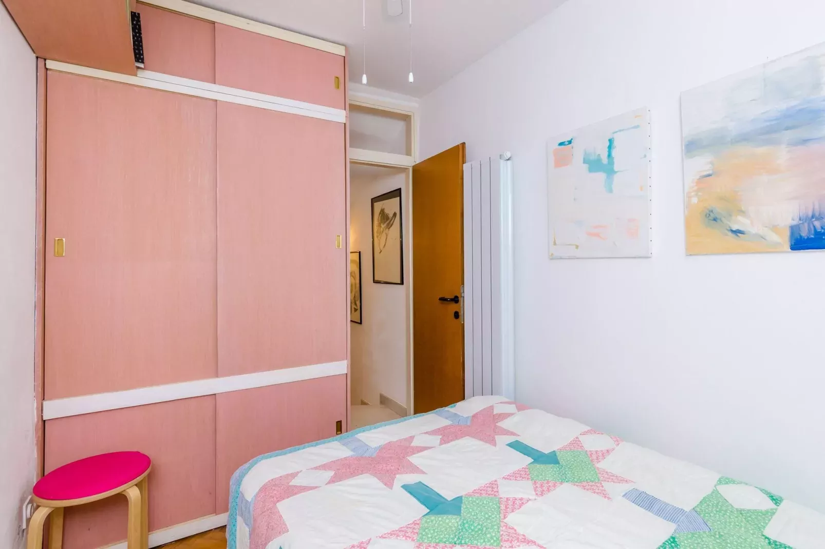 Art House Zanze- Two Bedroom Apartment with City View-Schlafzimmer