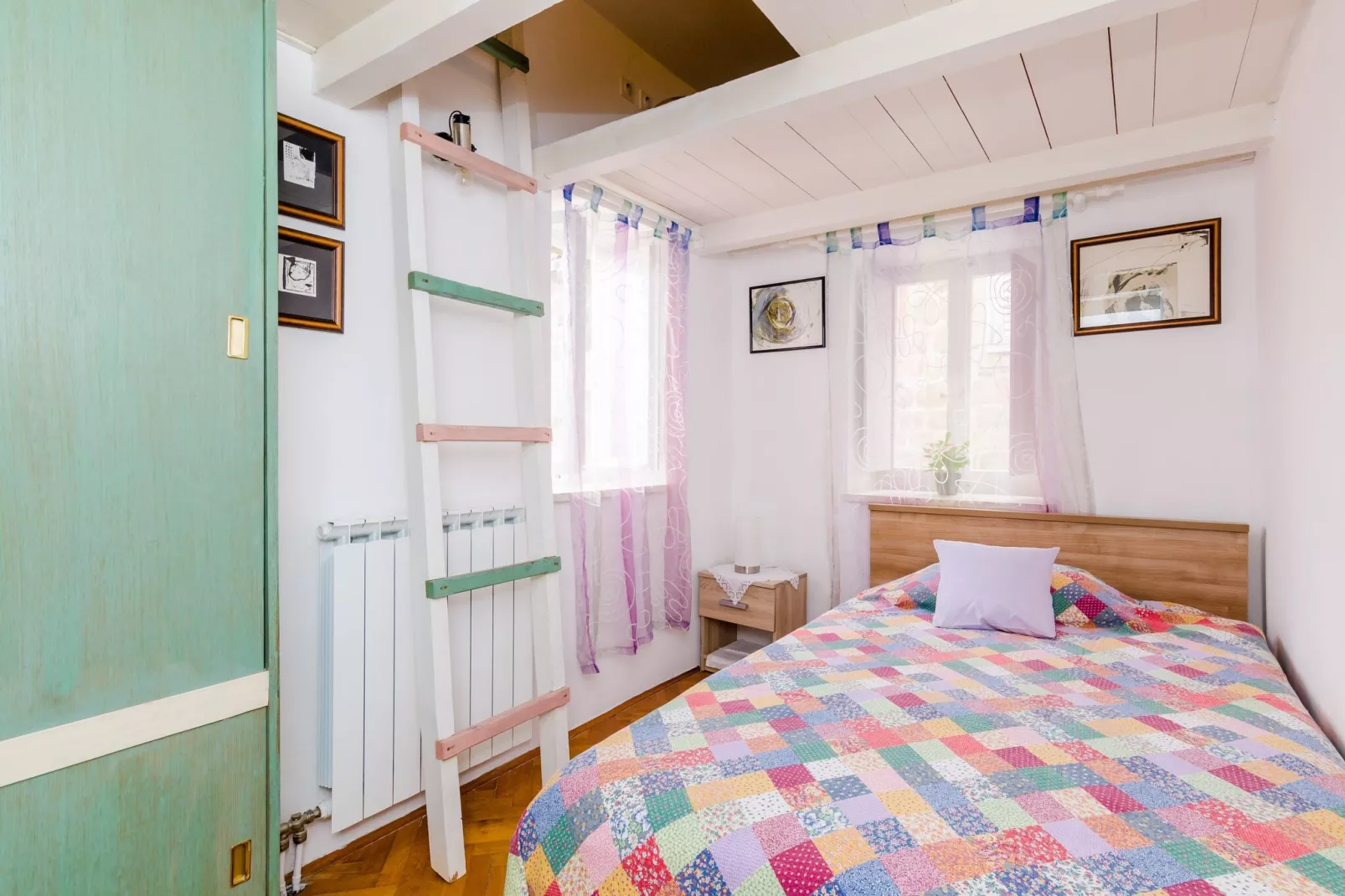 Art House Zanze- Two Bedroom Apartment with City View-Schlafzimmer