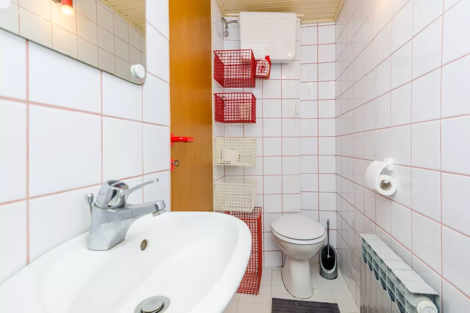 Art House Zanze- Two Bedroom Apartment with City View-Badezimmer