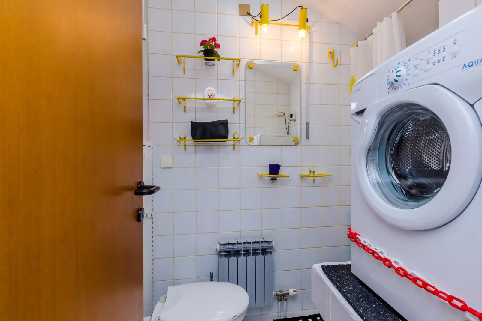Art House Zanze- Two Bedroom Apartment with City View-Badezimmer