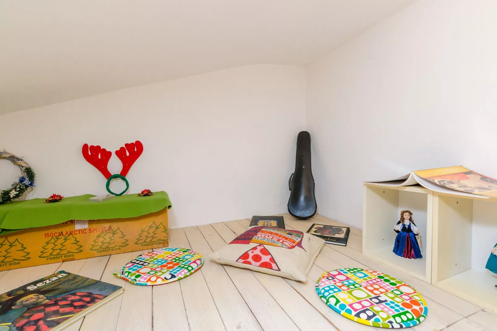 Art House Zanze- Two Bedroom Apartment with City View-Innen