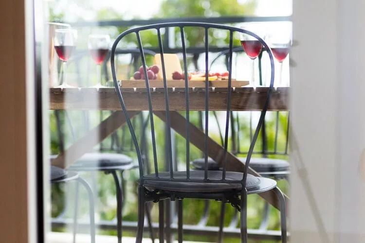 Apartment Black & White (ST) - Comfort Two Bedroom Apartment with Balcony-Terrace balcony