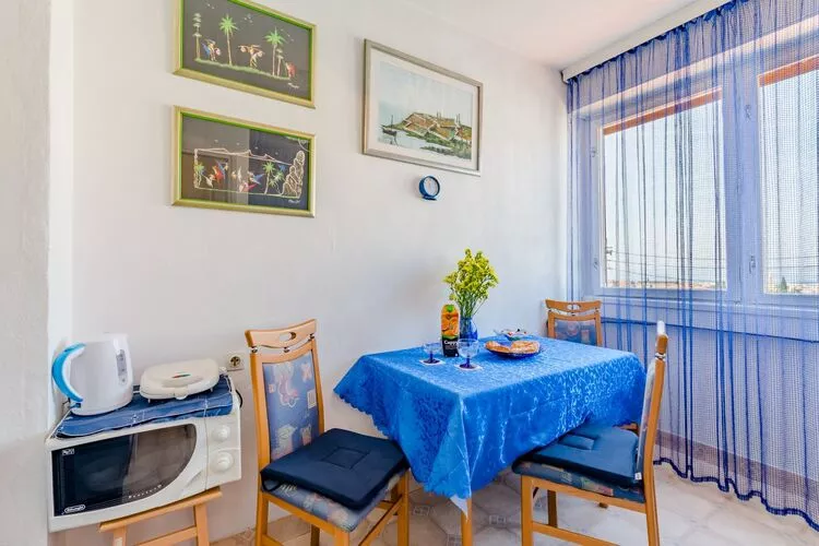 Studio Apartment Ecija (ST)-Dining room