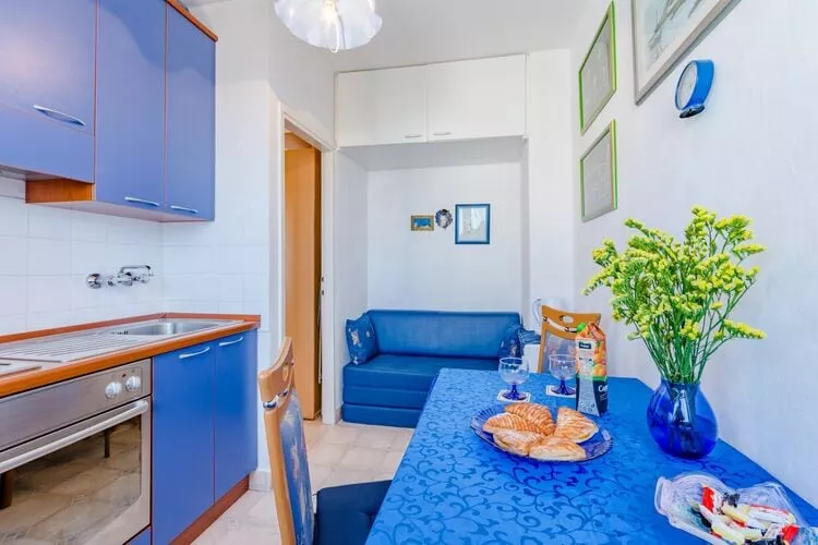 Studio Apartment Ecija (ST)-Dining room