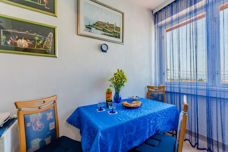 Studio Apartment Ecija (ST)-Dining room