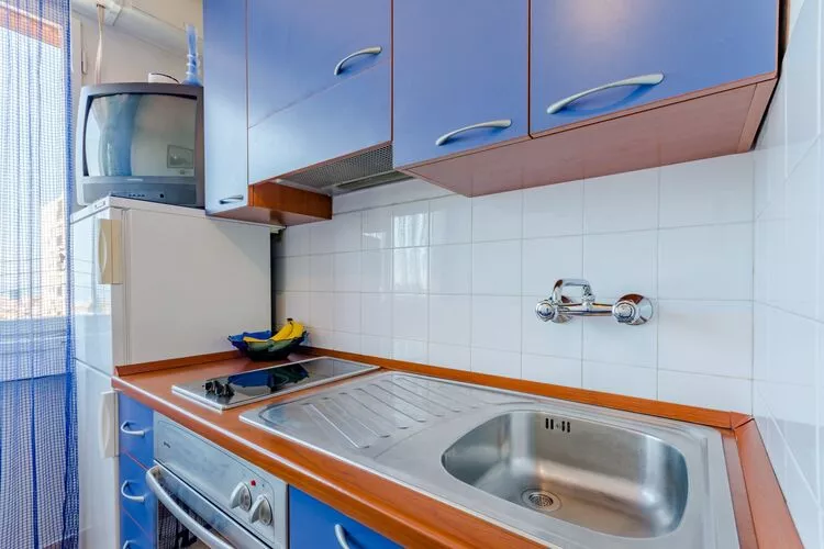 Studio Apartment Ecija (ST)-Kitchen