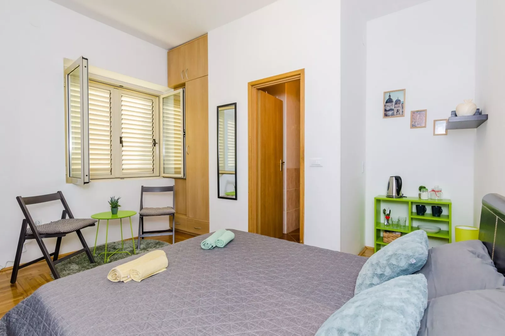 The Point Room - Double Room with City View-Bedroom