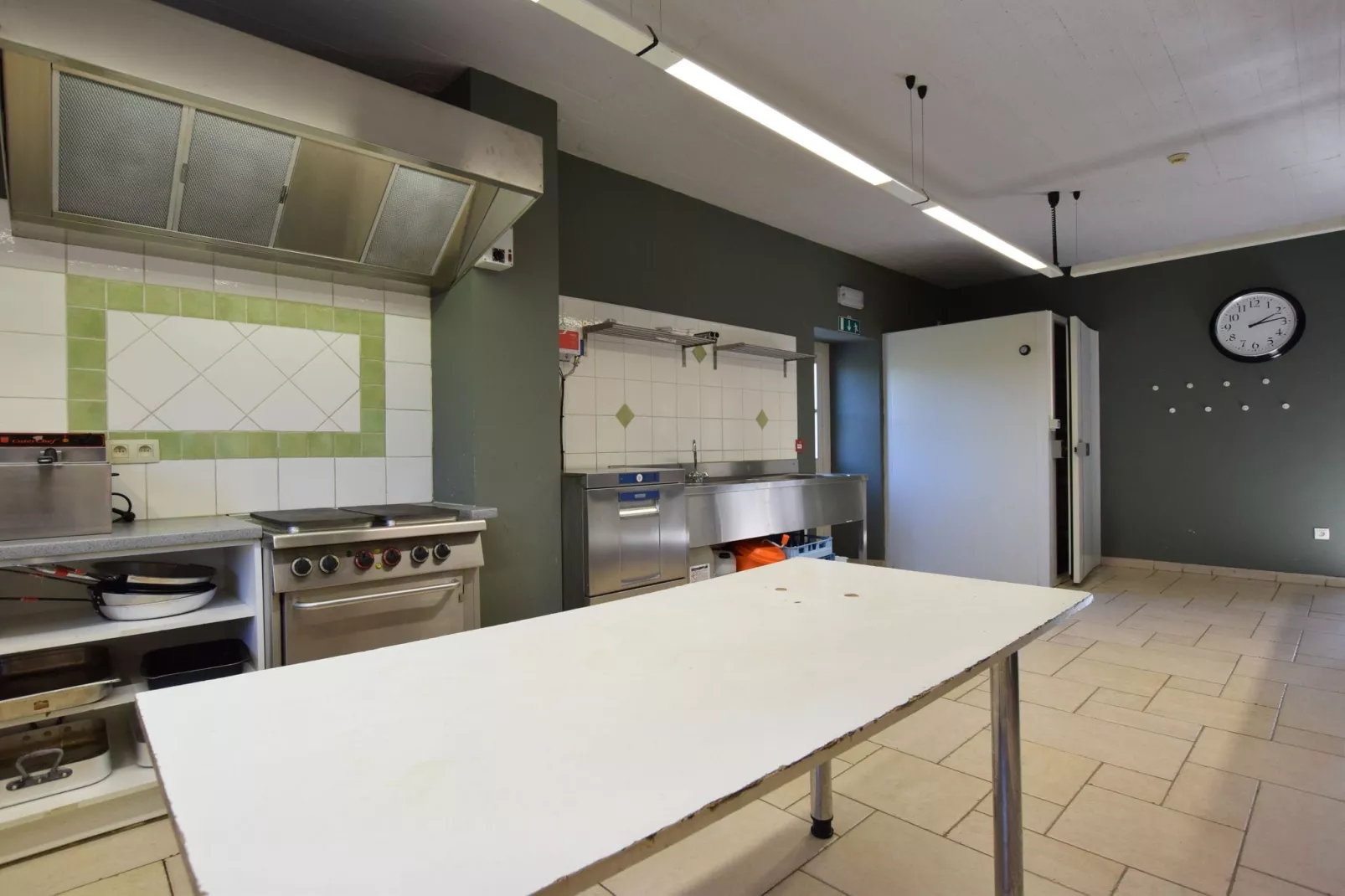 Le Clos Bagatelle-Kitchen