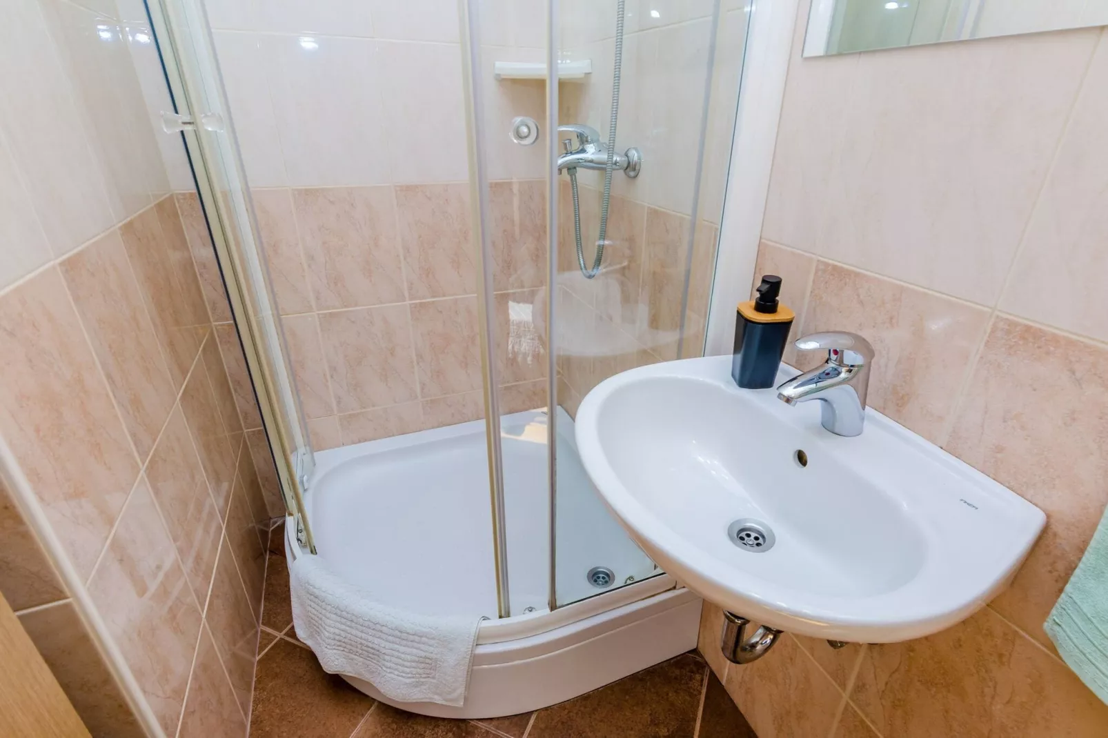 The Point Room - Double Room with City View-Bathroom