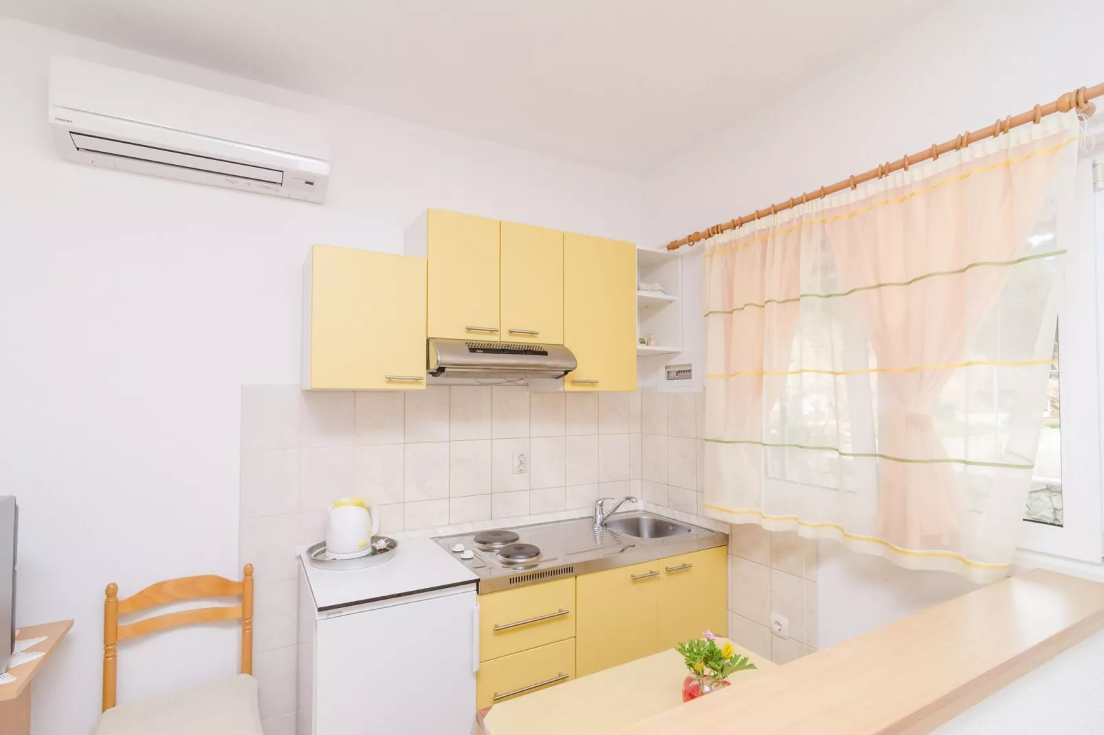 Apartments Skurla - Studio Apartment with Terrace (A1 žuti )-Kitchen