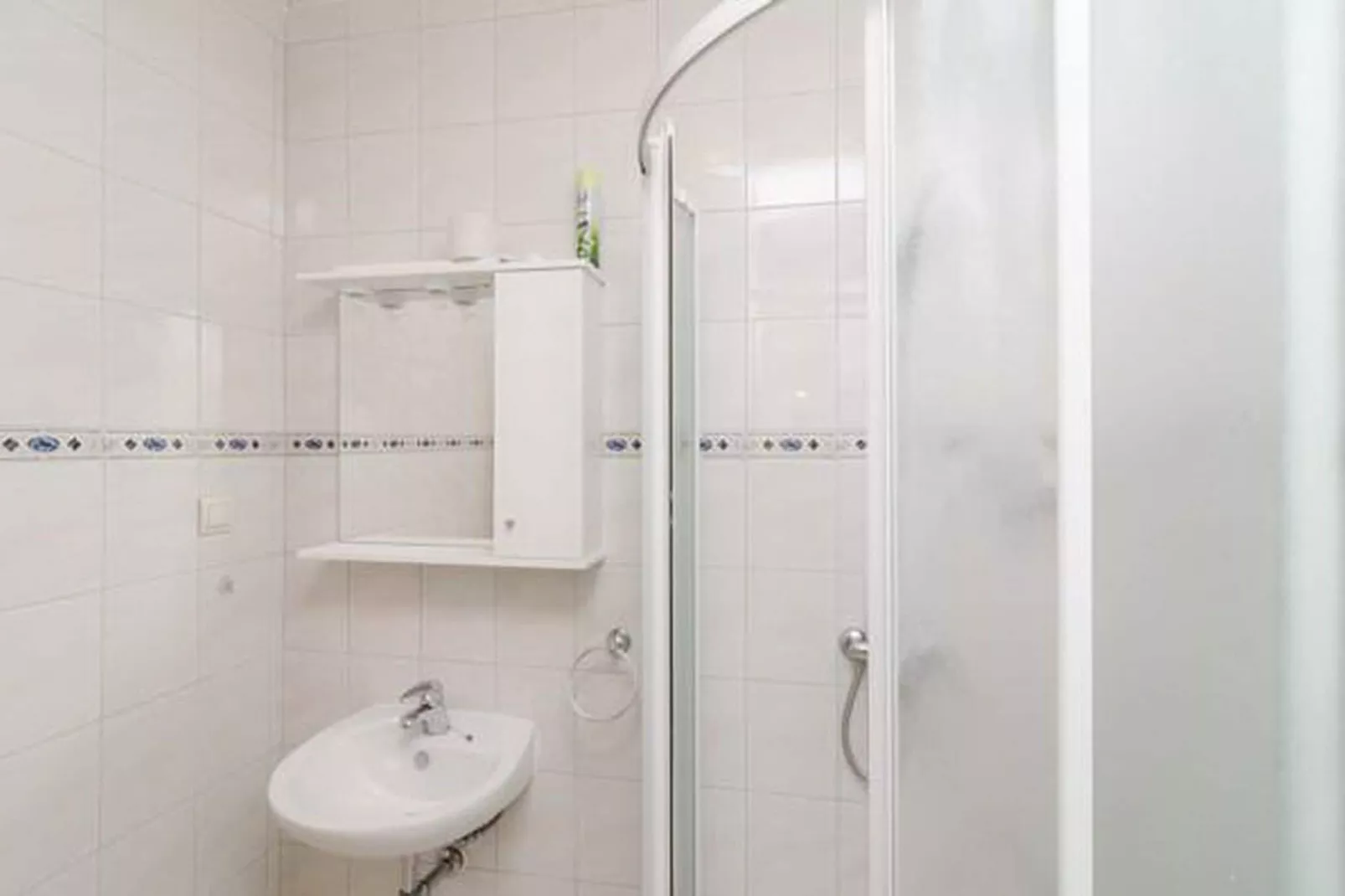 Apartments Skurla - One Bedroom Apartment with Terrace ( A3 )-Bathroom