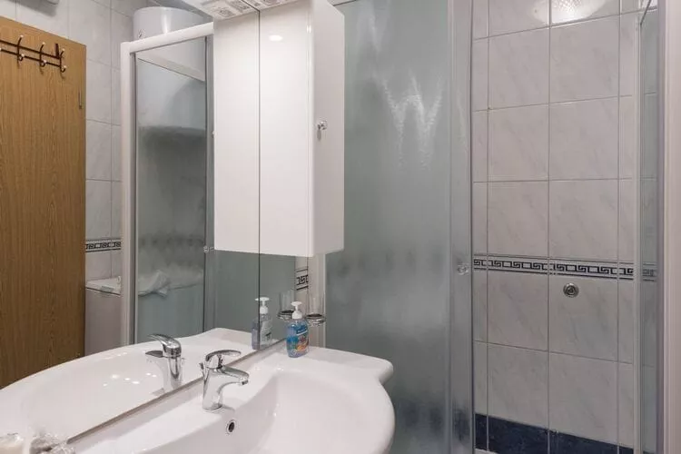 Apartment Blue Lagoon (ST) - One Bedroom Apartment-Badezimmer