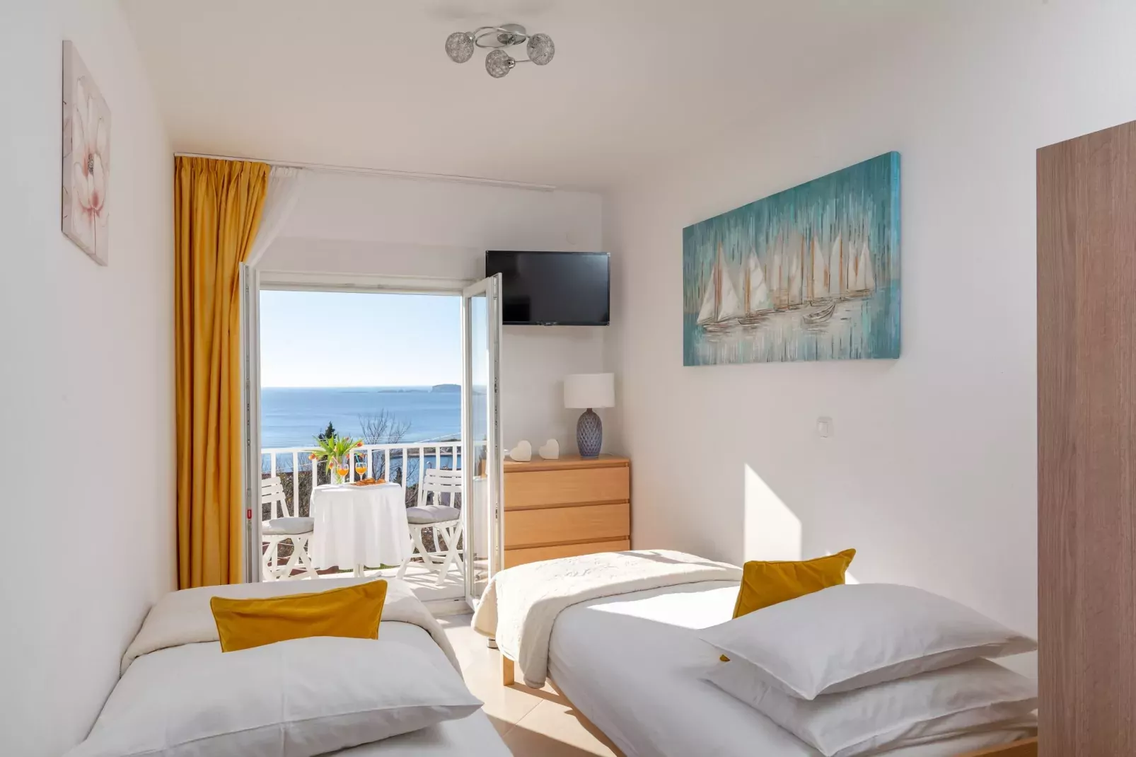 Apartments Blažević - Two Bedroom Apt with  Hot Tub-Bedroom