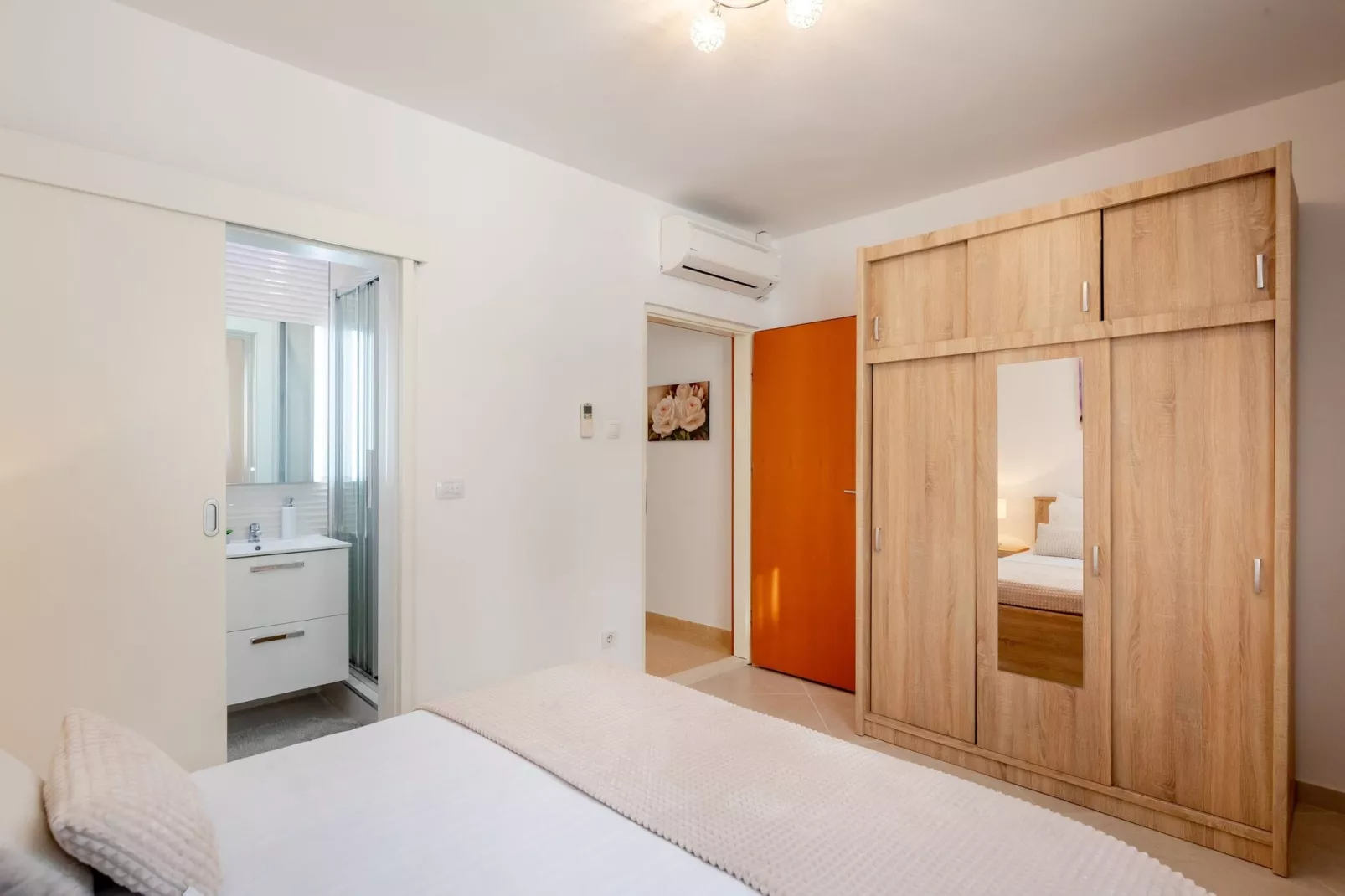 Apartments Blažević - Two Bedroom Apt with  Hot Tub-Bedroom