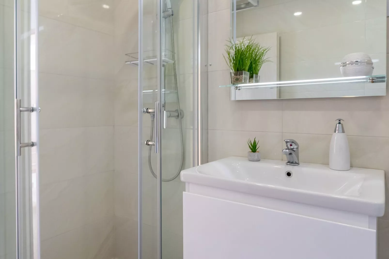 Apartments Blažević - Two Bedroom Apt with  Hot Tub-Bathroom