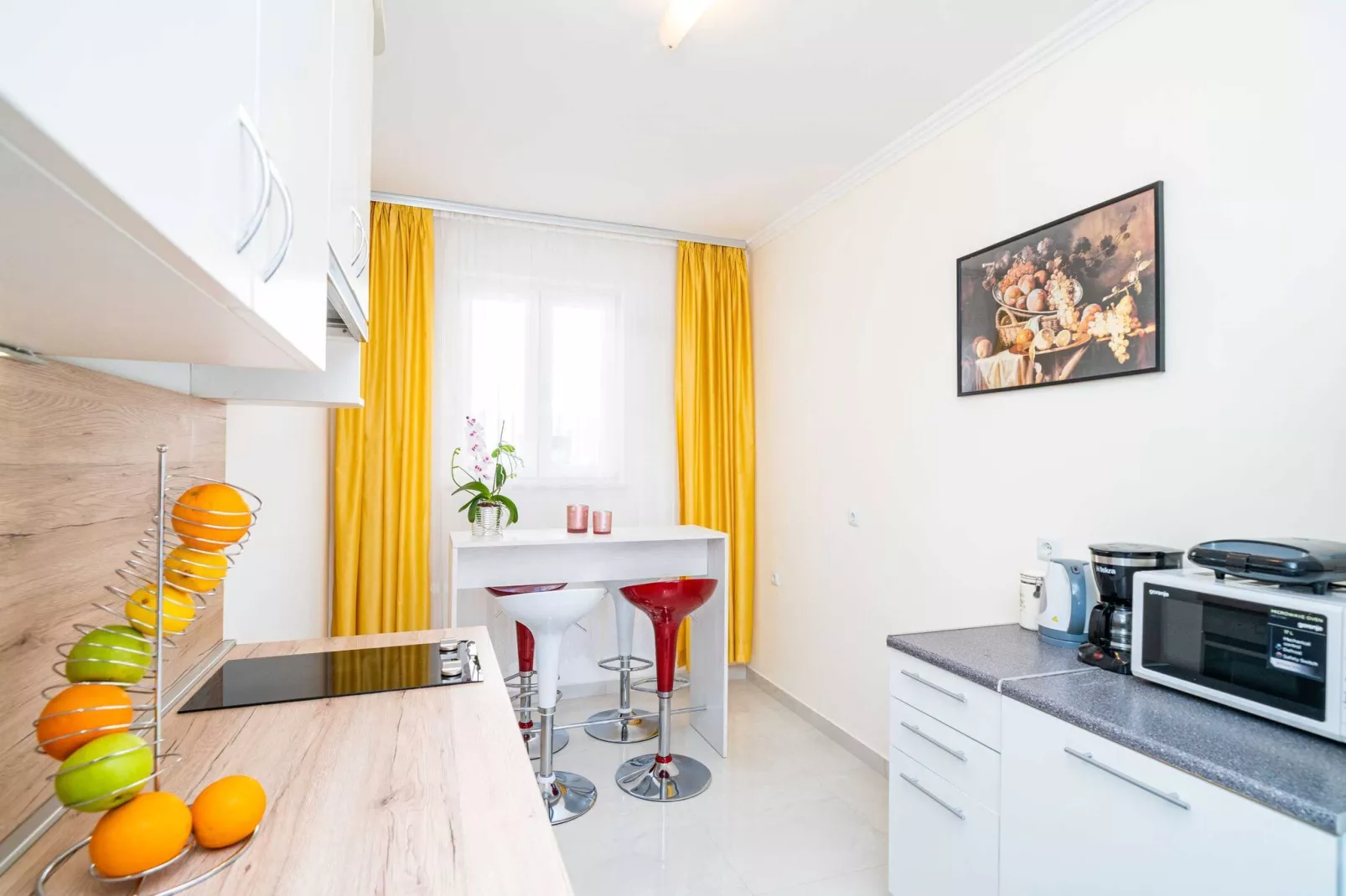 Apartments Blažević - Comfort Two Bedroom Apt with Hot Tub and Sea View-Küche
