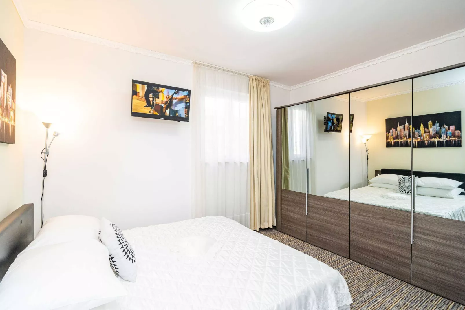 Apartments Blažević - Comfort Two Bedroom Apt with Hot Tub and Sea View-Schlafzimmer