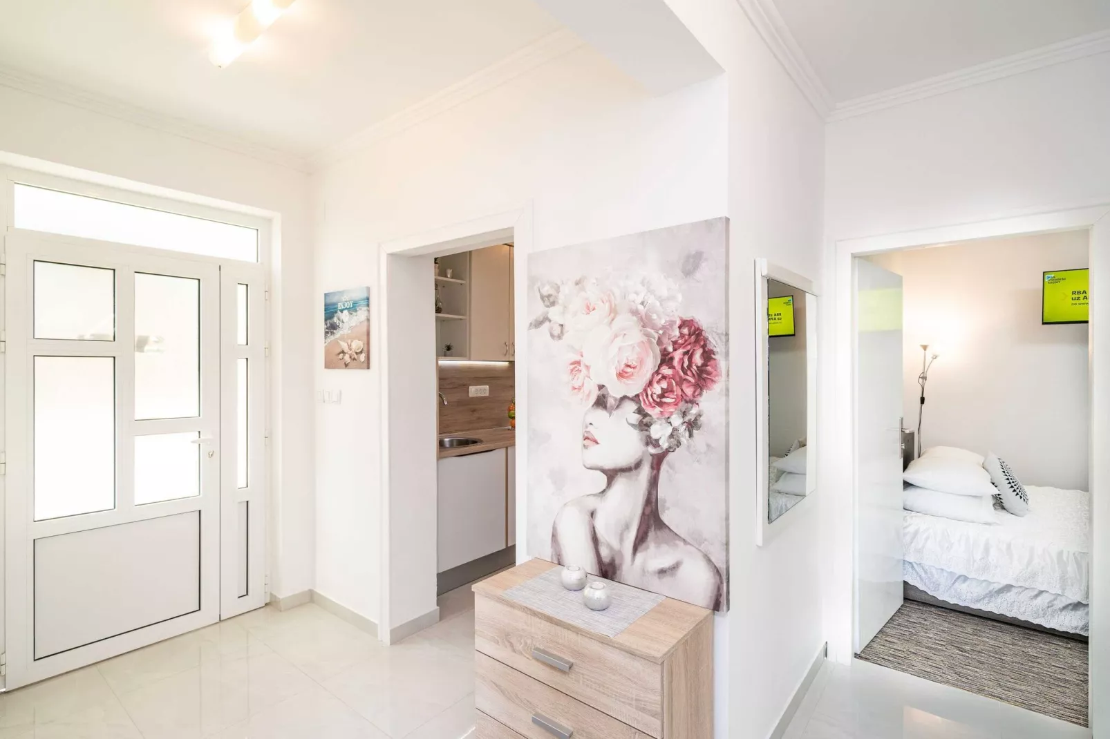 Apartments Blažević - Comfort Two Bedroom Apt with Hot Tub and Sea View-Innen