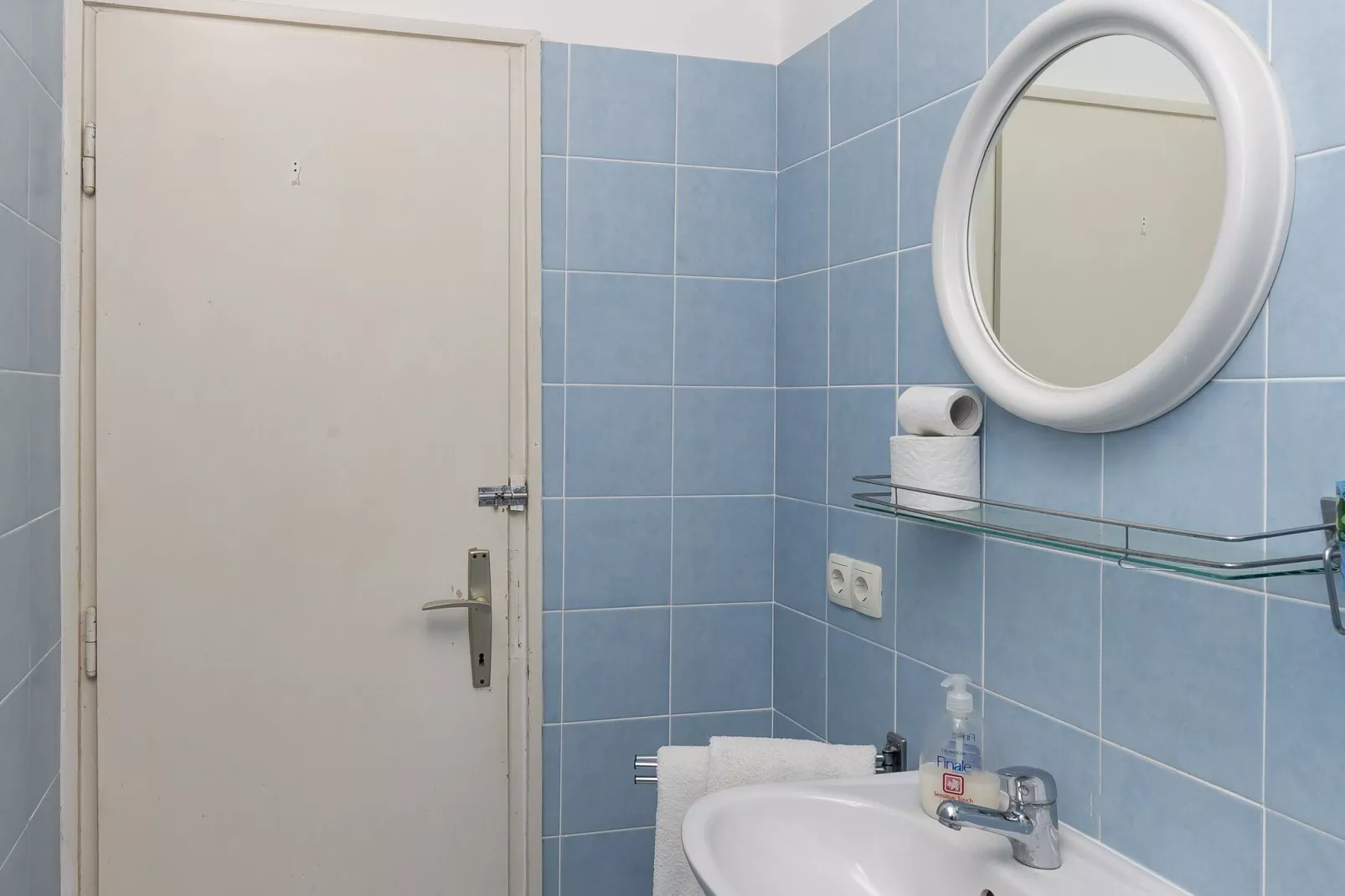 Beautiful Nest Rooms - One Bedroom Suite with Balcony and Sea view (Br. 2)-Bathroom