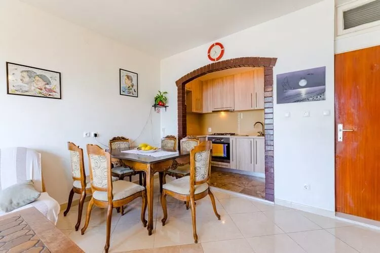 Villa Kosa - Two Bedroom Apartment with Terrace and Sea View (A1 Prizemlje)-Dining room