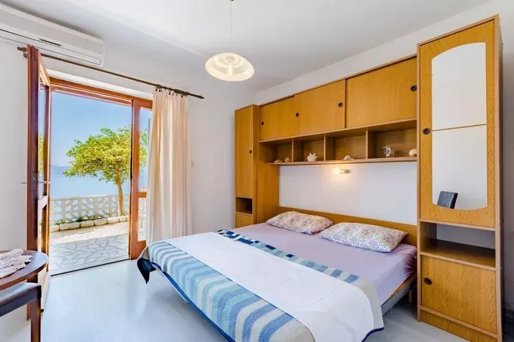 Villa Kosa - Two Bedroom Apartment with Terrace and Sea View (A1 Prizemlje)-Bedroom