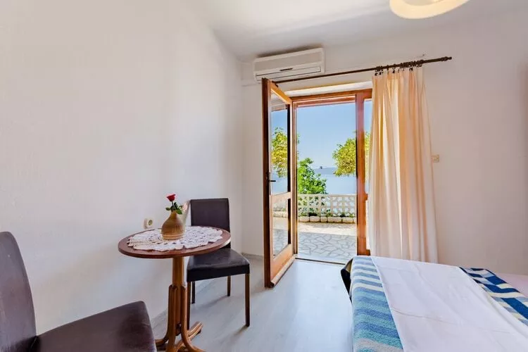 Villa Kosa - Two Bedroom Apartment with Terrace and Sea View (A1 Prizemlje)-Bedroom