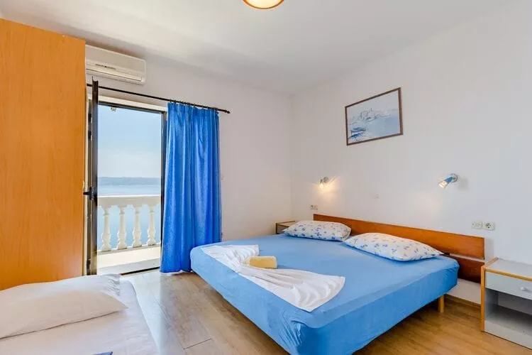 Villa Kosa - Two Bedroom Apartment with Balcony and Sea View (A2 Plavi)-Bedroom