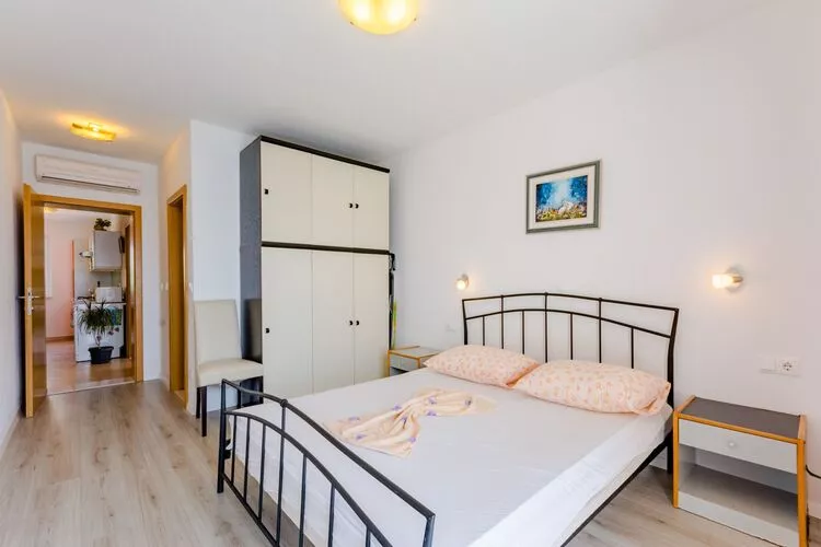Villa Kosa - Two Bedroom Apartment with Balcony and Sea View (Roko)-Bedroom