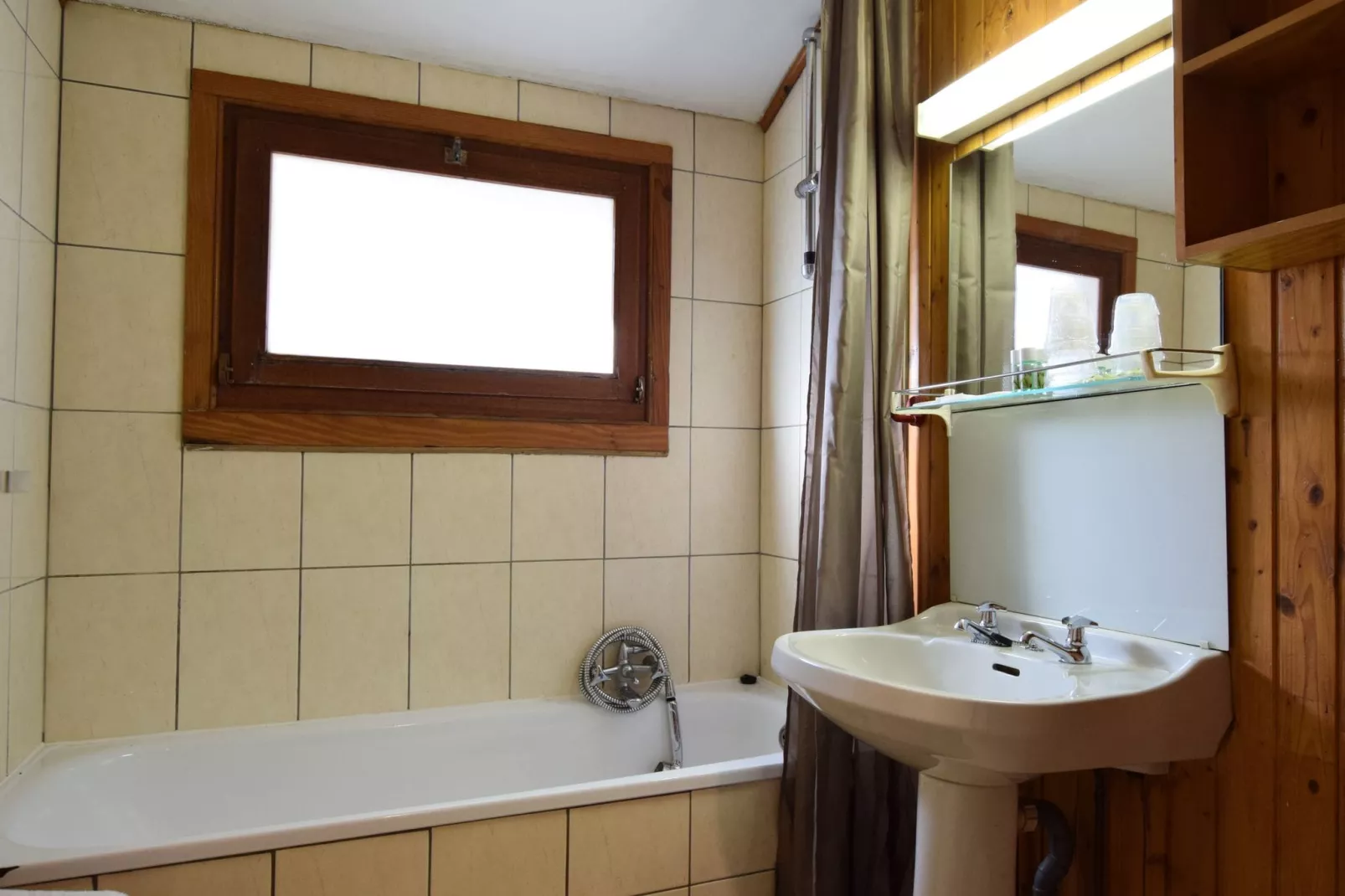 Chalet Alaska-Bathroom