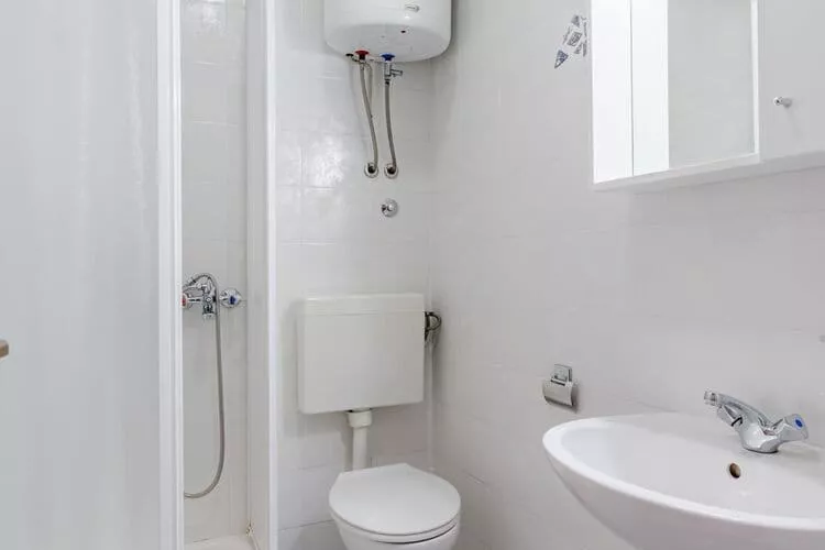 Villa Kosa - Standard Double Room With Balcony and Sea View (Soba 1-Matija)-Bathroom