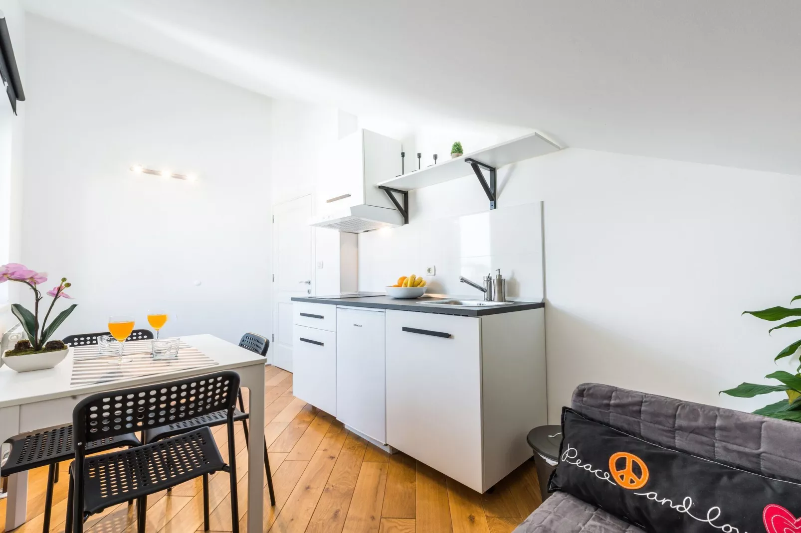 Apartment Marilyn - Two Bedroom Apartment with Terrace and Partial Sea View-Küche