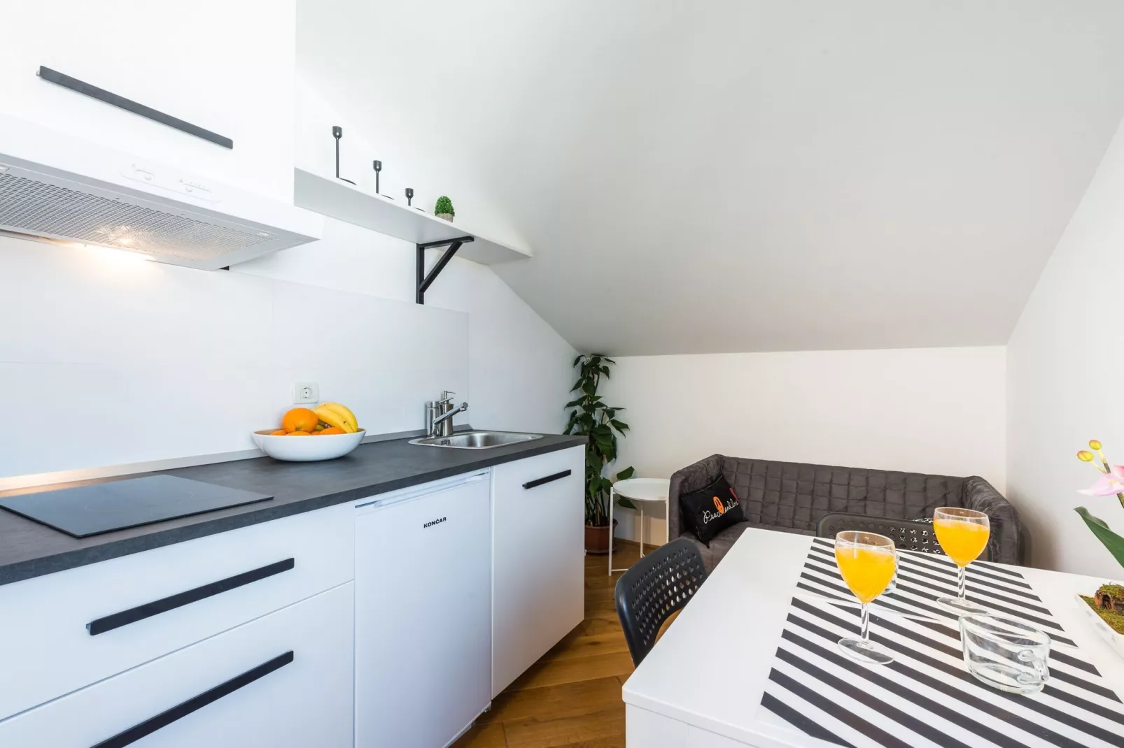 Apartment Marilyn - Two Bedroom Apartment with Terrace and Partial Sea View-Küche