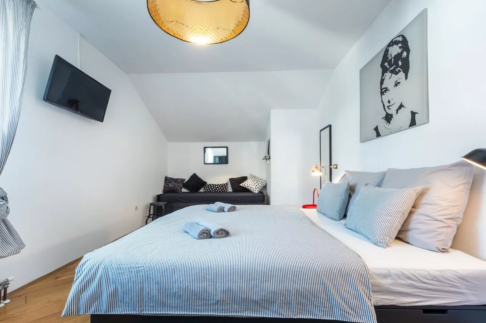 Apartment Marilyn - Two Bedroom Apartment with Terrace and Partial Sea View-Schlafzimmer