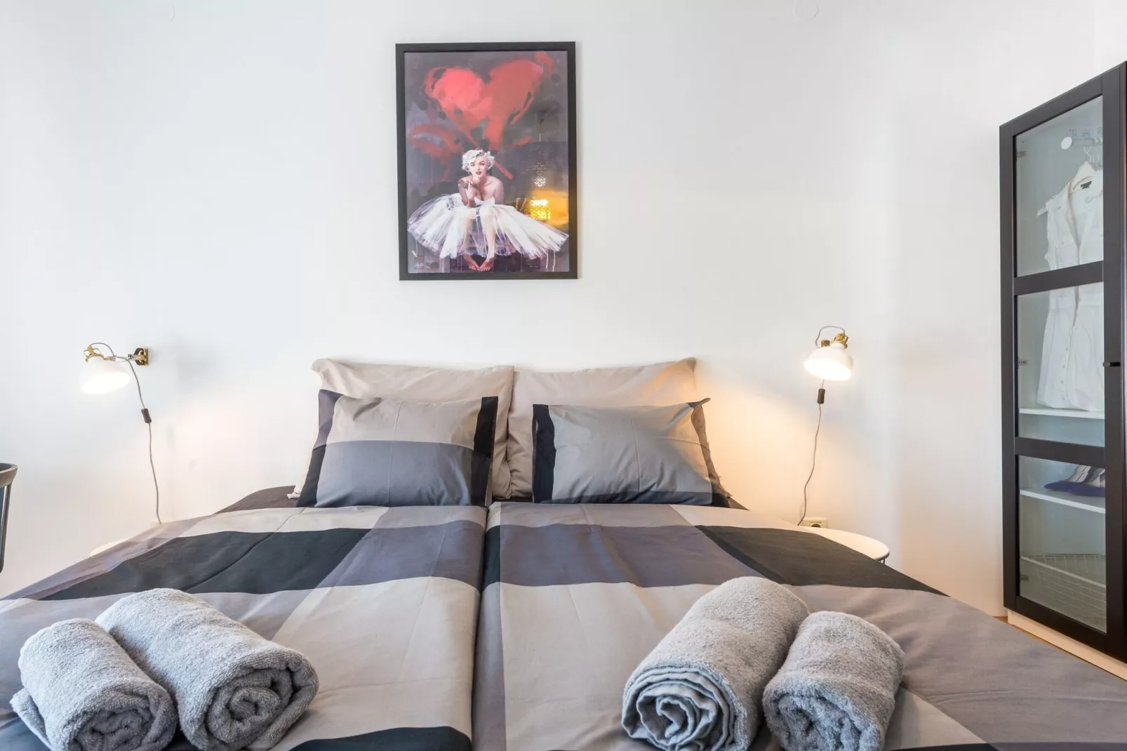 Apartment Marilyn - Two Bedroom Apartment with Terrace and Partial Sea View-Schlafzimmer