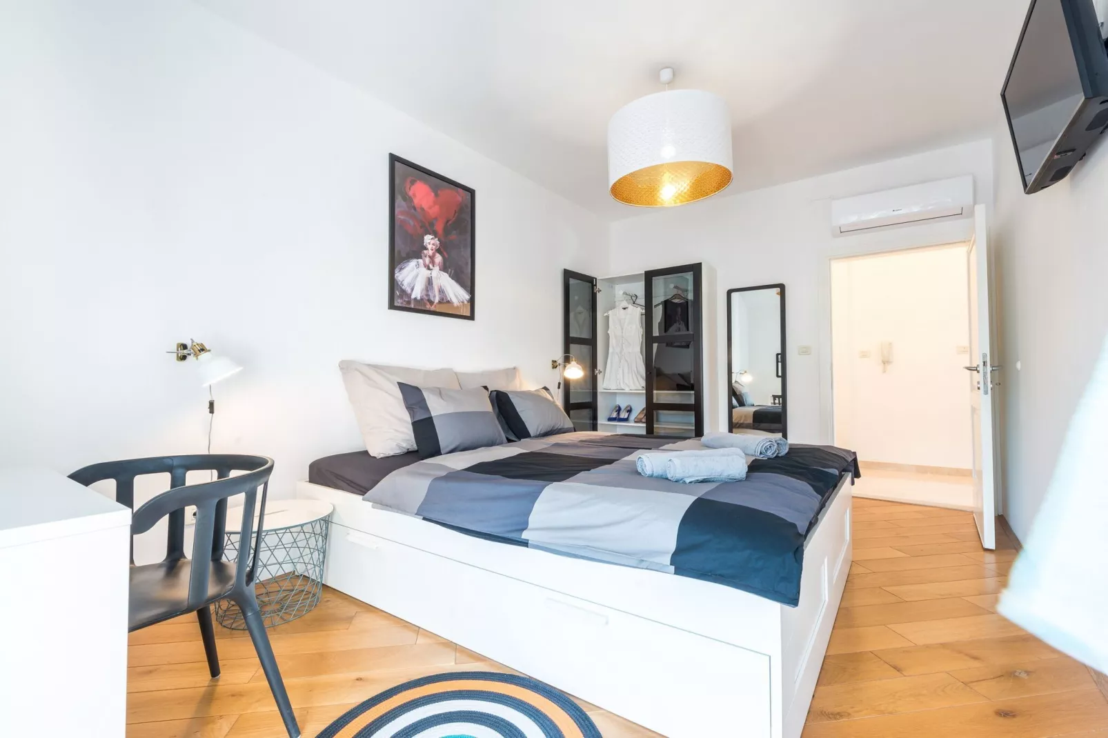 Apartment Marilyn - Two Bedroom Apartment with Terrace and Partial Sea View-Schlafzimmer