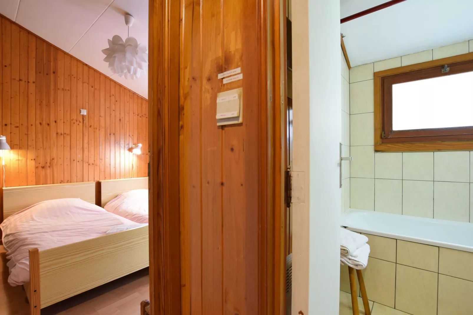 Chalet Alaska-Bathroom