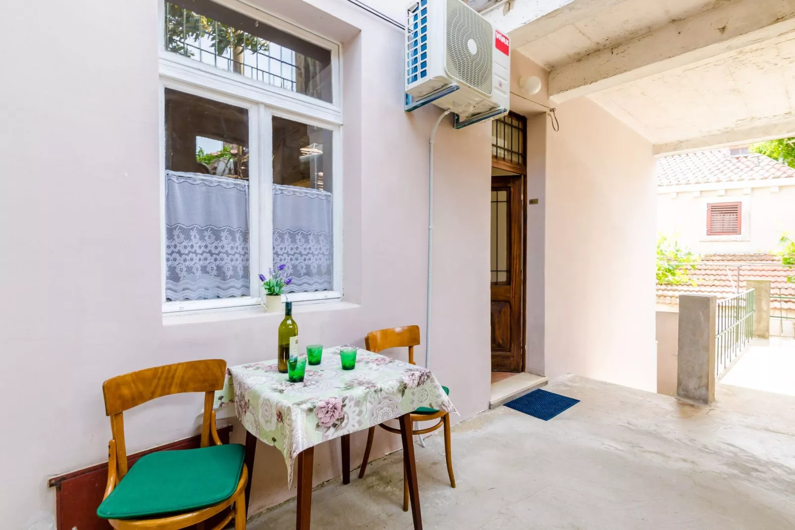 Apartment Lucy - Two Bedroom Apartment with Terrace and City View ( Gustin )-Dining room