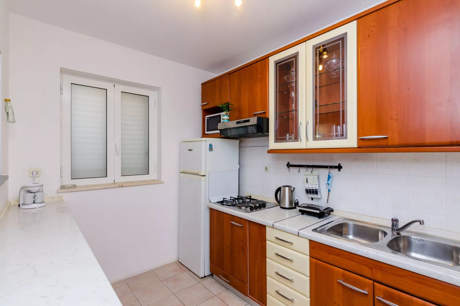Apartment Antej - One Bedroom Apartment with Terrace and City View-Kitchen