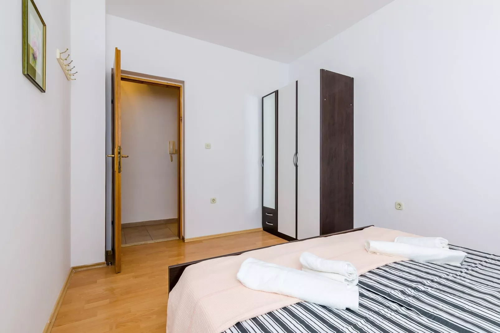 Apartment Antej - One Bedroom Apartment with Terrace and City View-Bedroom