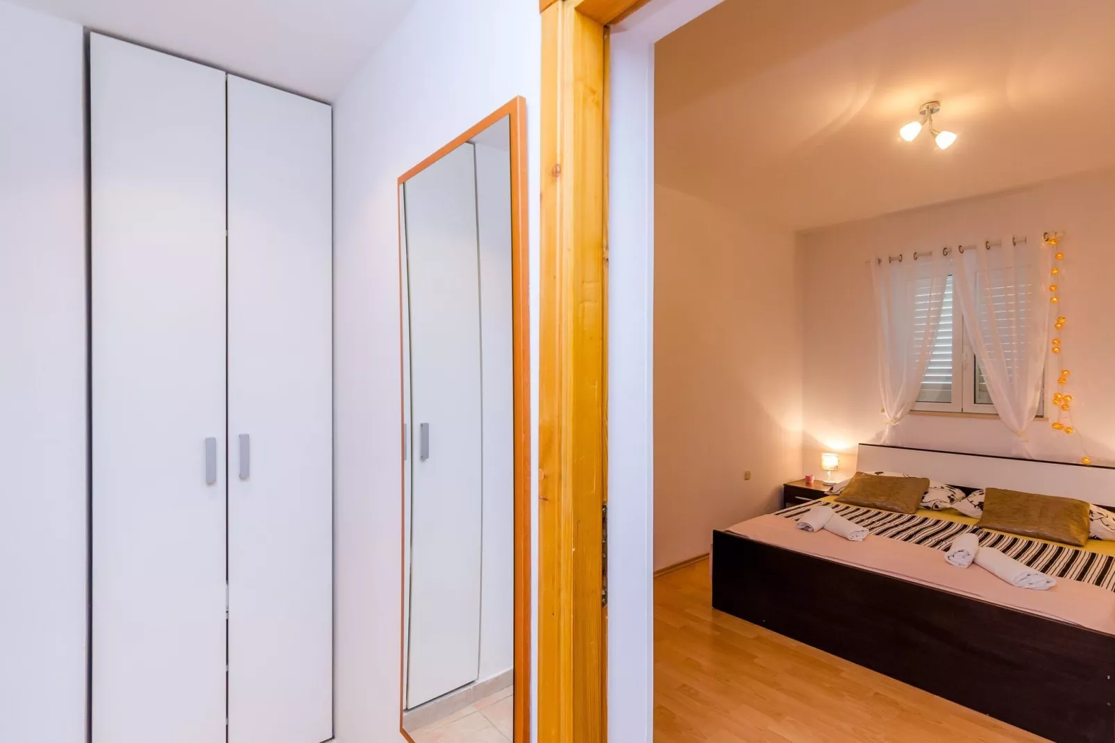Apartment Antej - One Bedroom Apartment with Terrace and City View-Bedroom