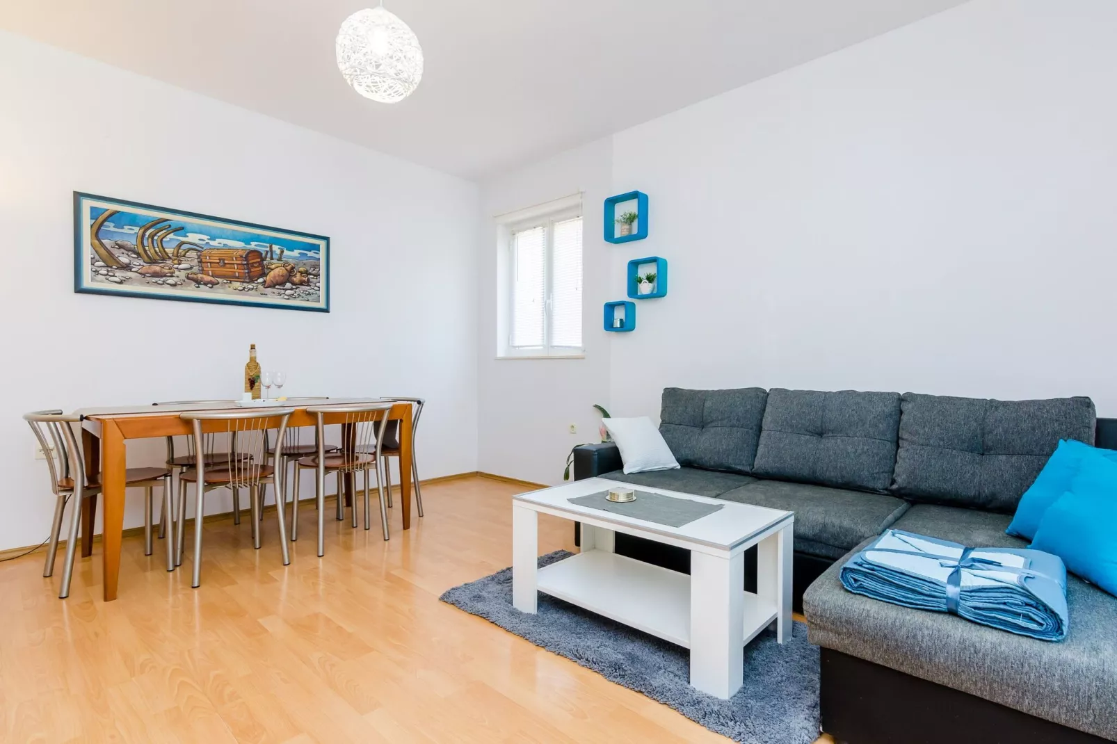 Apartment Antej - One Bedroom Apartment with Terrace and City View-Living room