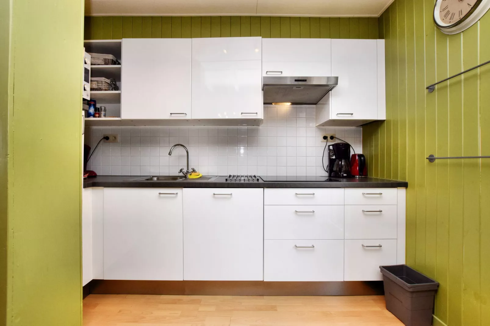 Maison Piérlu-Kitchen