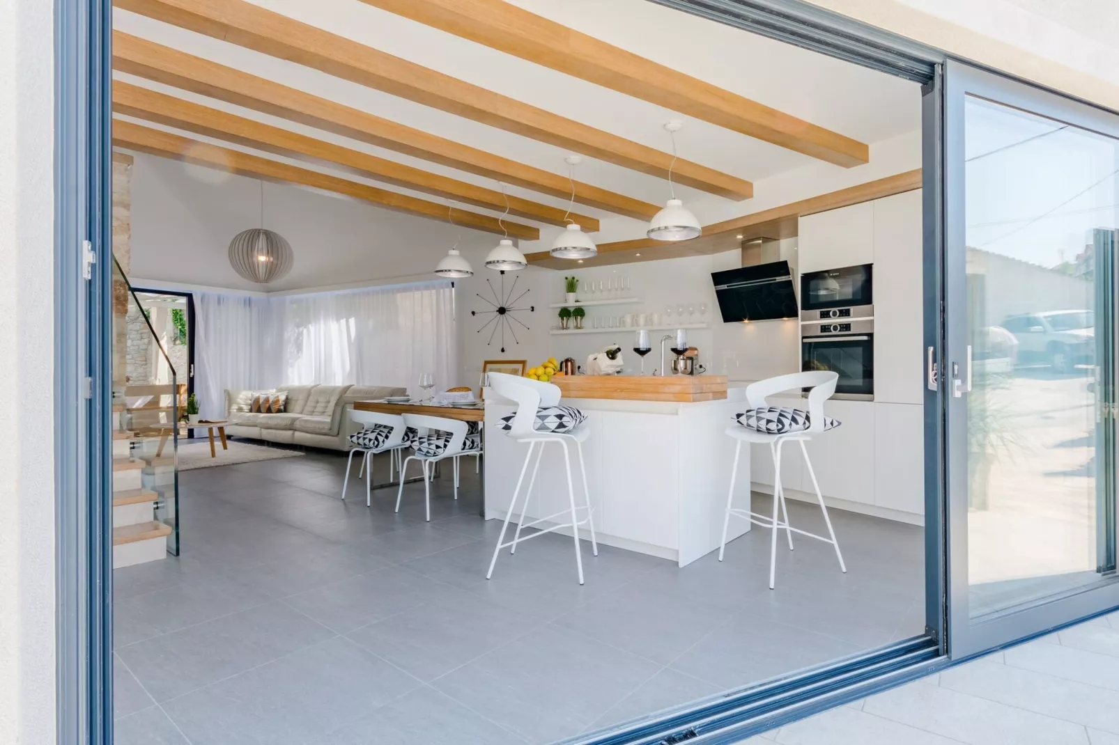 Villa Stone Pearl - Two Bedroom Holiday House with Pool-Salon