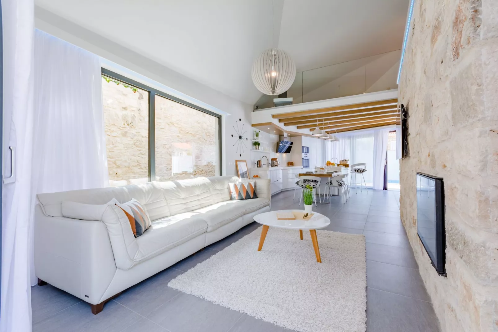 Villa Stone Pearl - Two Bedroom Holiday House with Pool-Salon