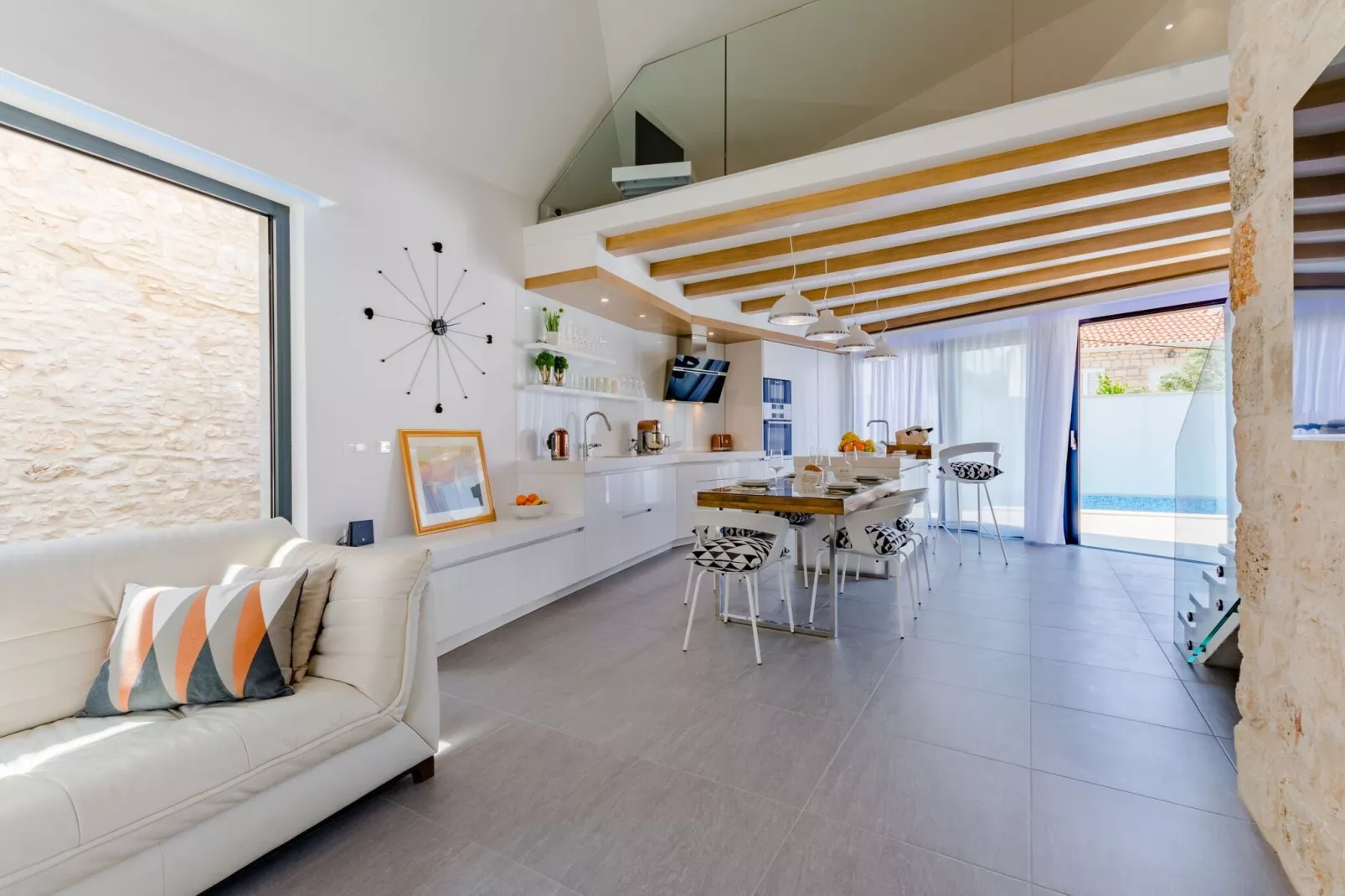 Villa Stone Pearl - Two Bedroom Holiday House with Pool-Salon
