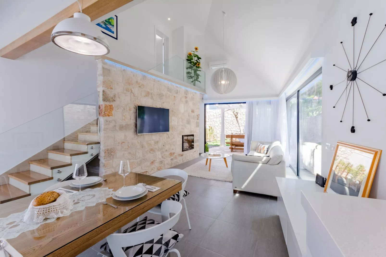 Villa Stone Pearl - Two Bedroom Holiday House with Pool-Cuisine