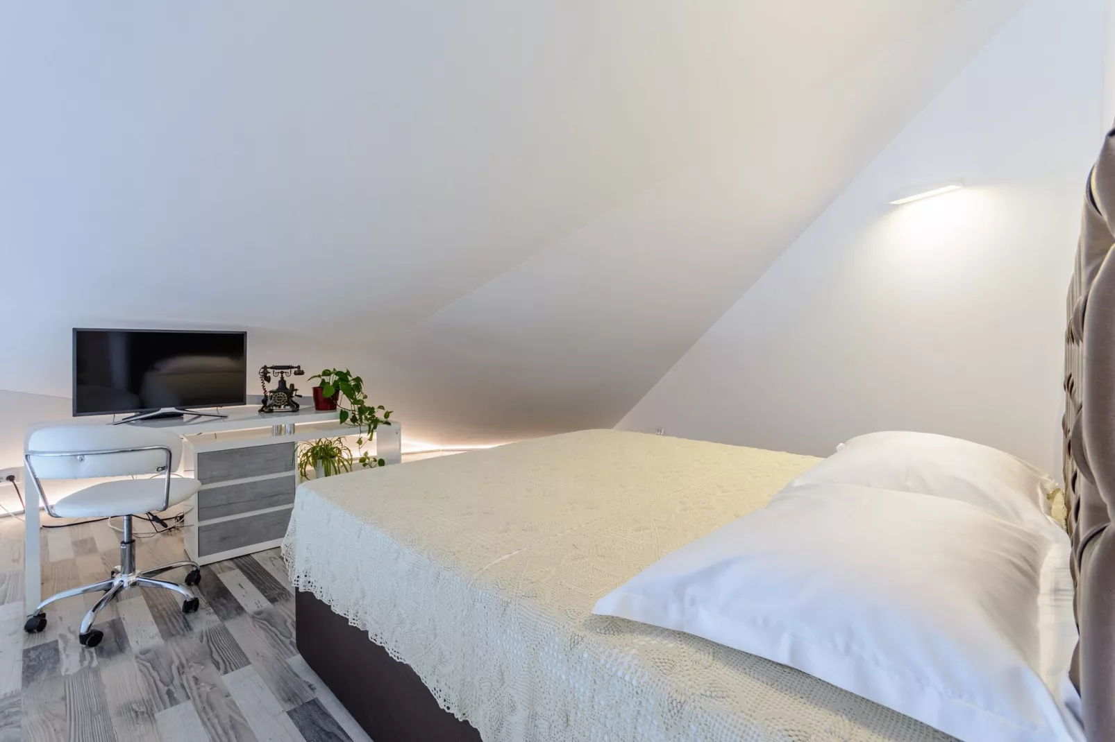 Villa Stone Pearl - Two Bedroom Holiday House with Pool-Chambre