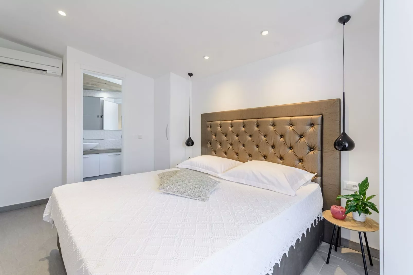Villa Stone Pearl - Two Bedroom Holiday House with Pool-Chambre